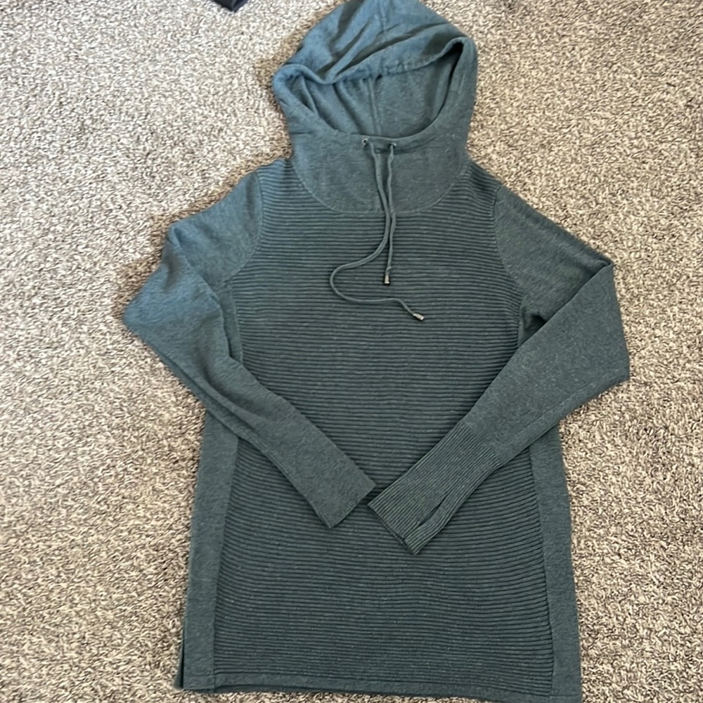 Hooded Ribbed Long Sleeve Shirt